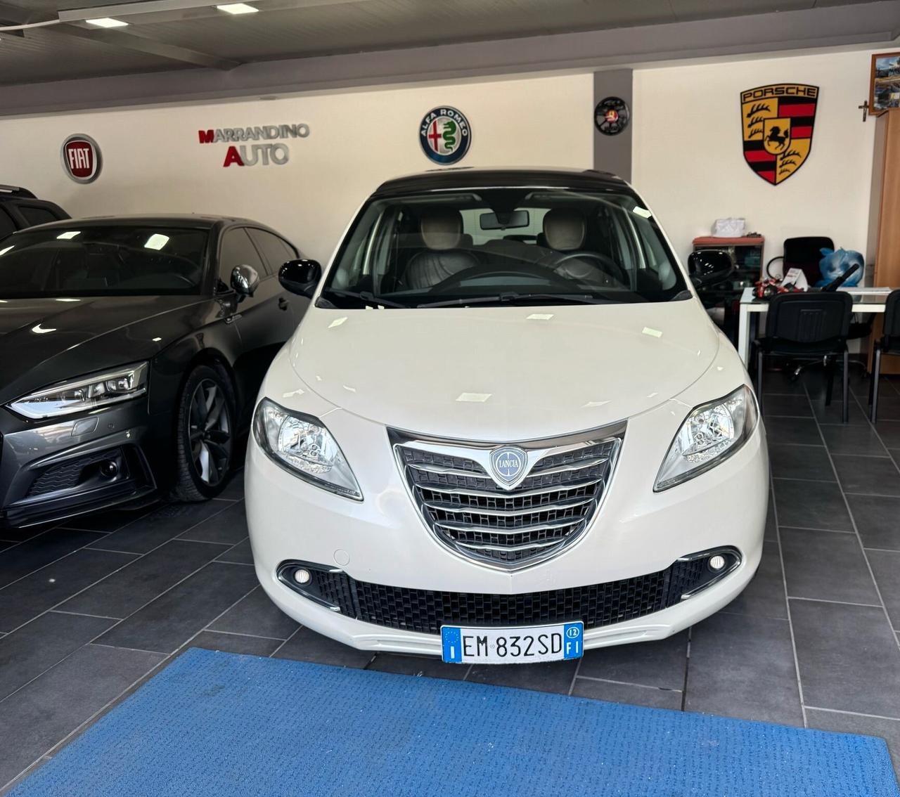 Lancia Ypsilon 1.2 69 CV 5 porte S&S Platinum Tetto Apribile