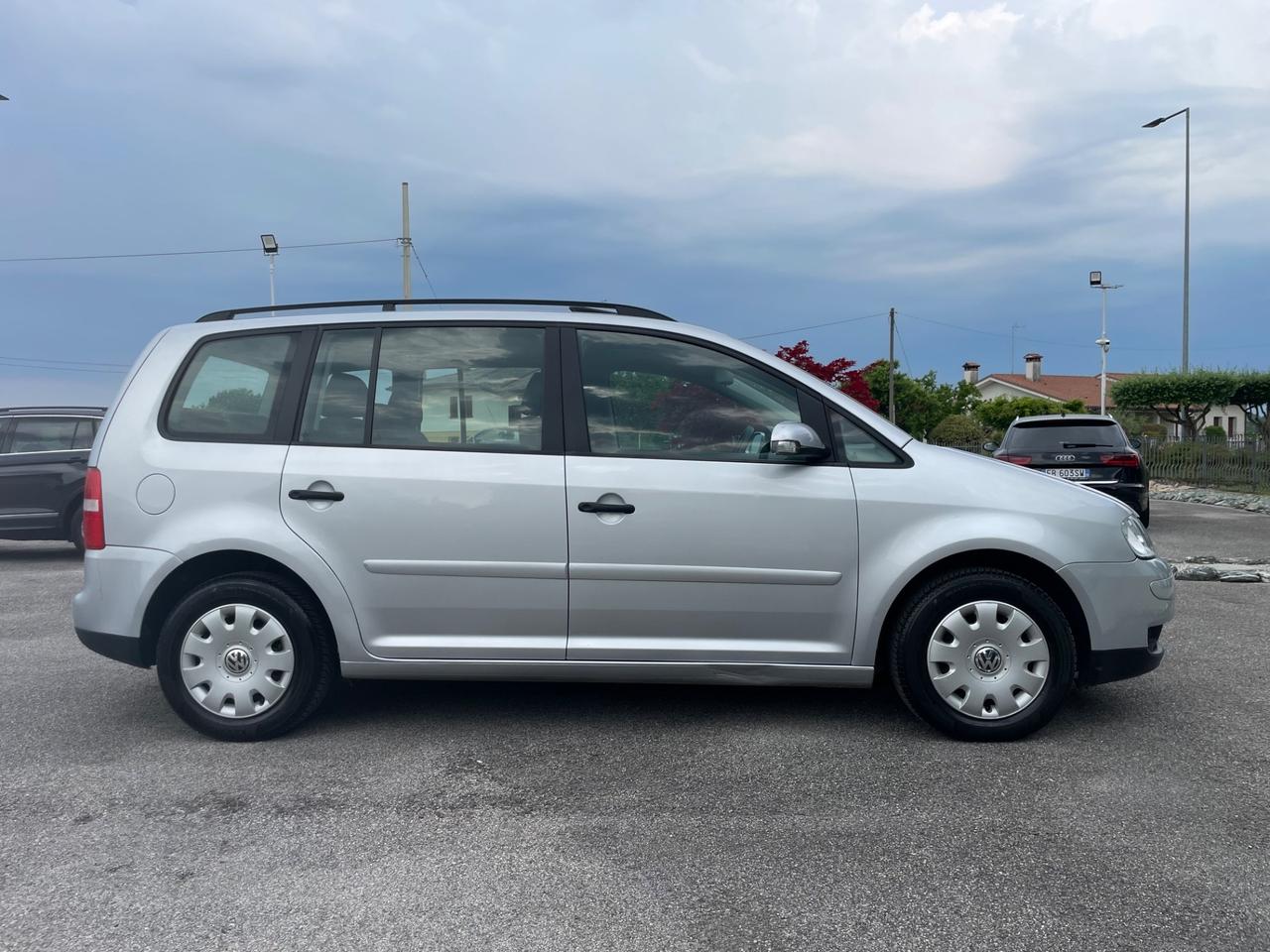 Volkswagen Touran 1.9 TDI 105CV 7 POSTI