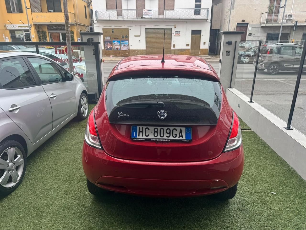 Lancia Ypsilon 0.9 TwinAir 85 CV 5 porte S&S Silver