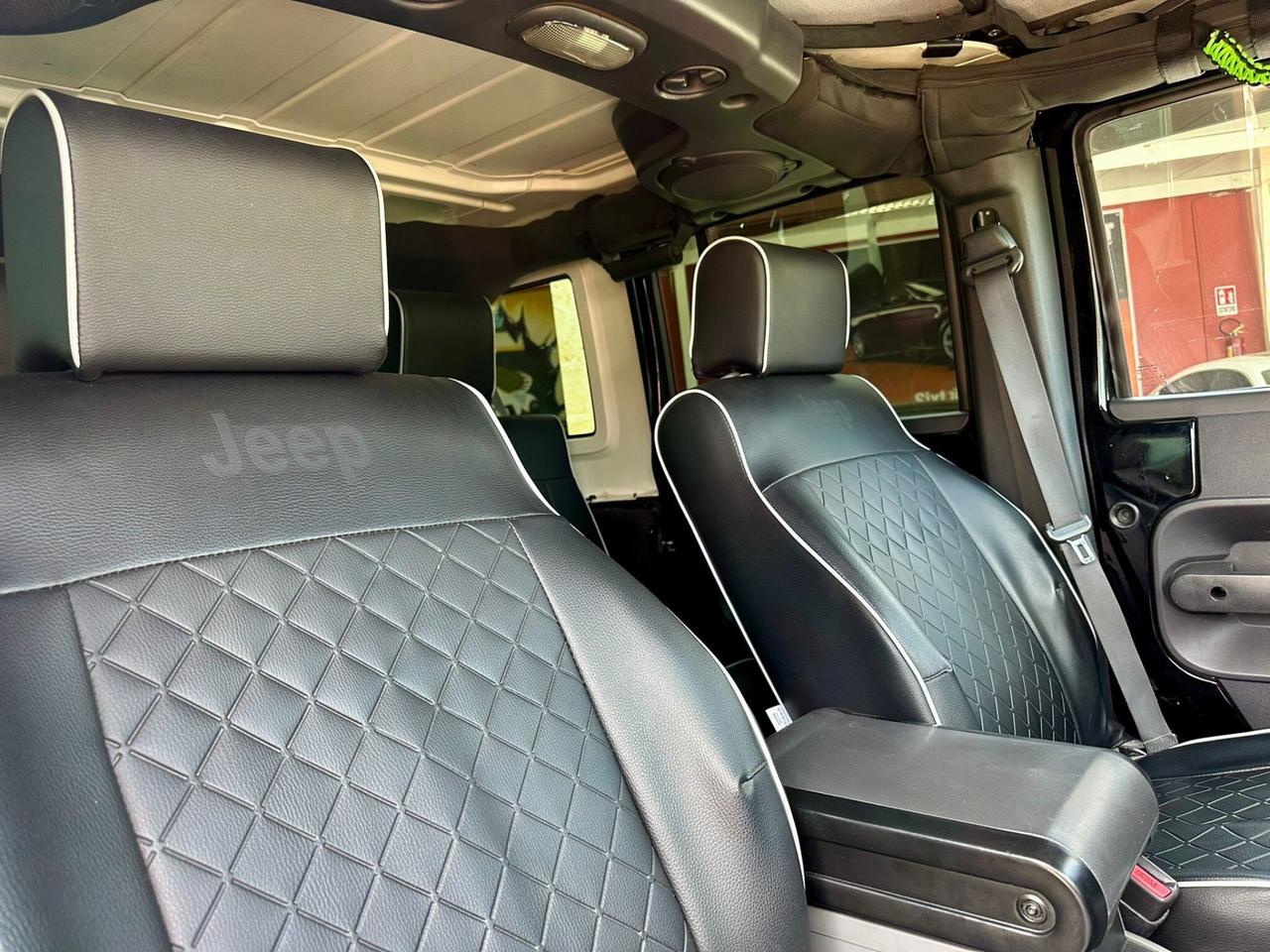 Jeep Wrangler Unlimited 2.8 Auto Sahara Hard-Top