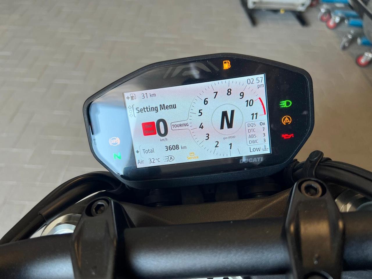MOTO DUCATI MONSTER 937 2023 PARI AL NUOVO