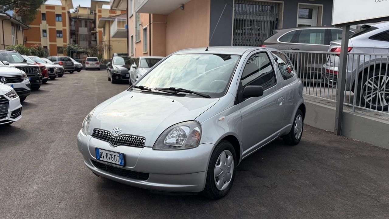 Toyota Yaris 1.0i 16V cat 3 porte sol con soli 26.000 mila kilometri