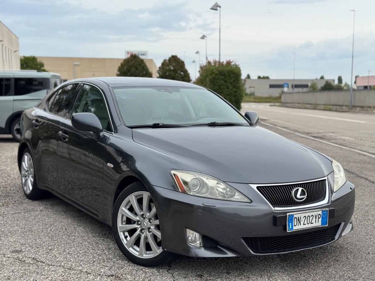 Lexus IS 220d 2.2 16V Luxury
