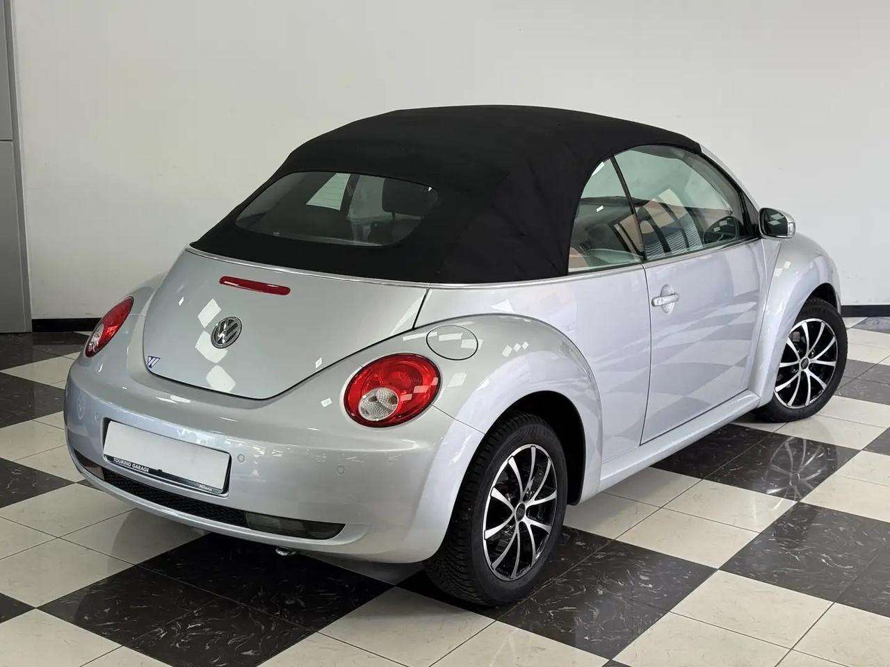 Volkswagen New Beetle 2.0 Cabrio aut.