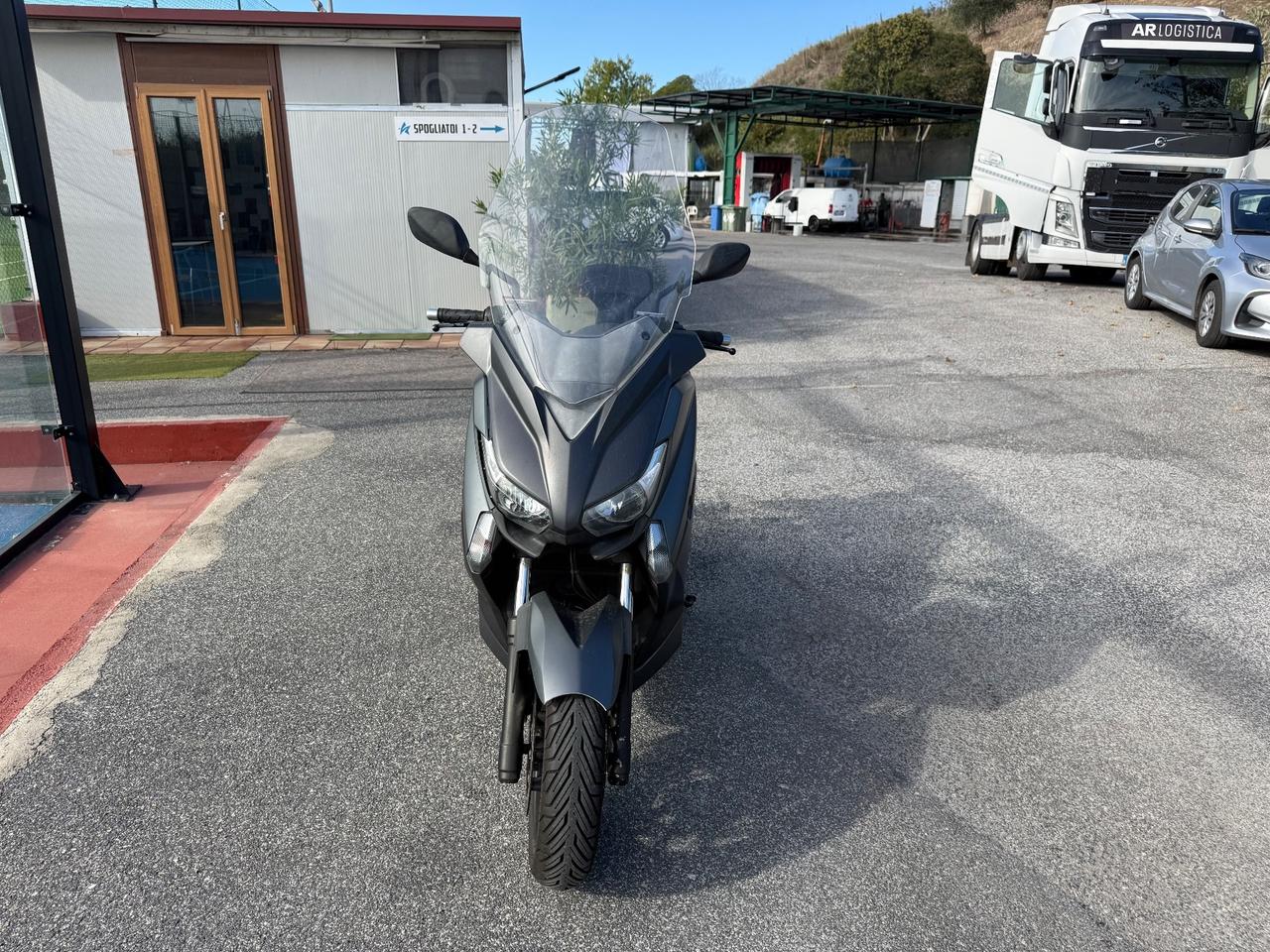 Yamaha X-Max 400