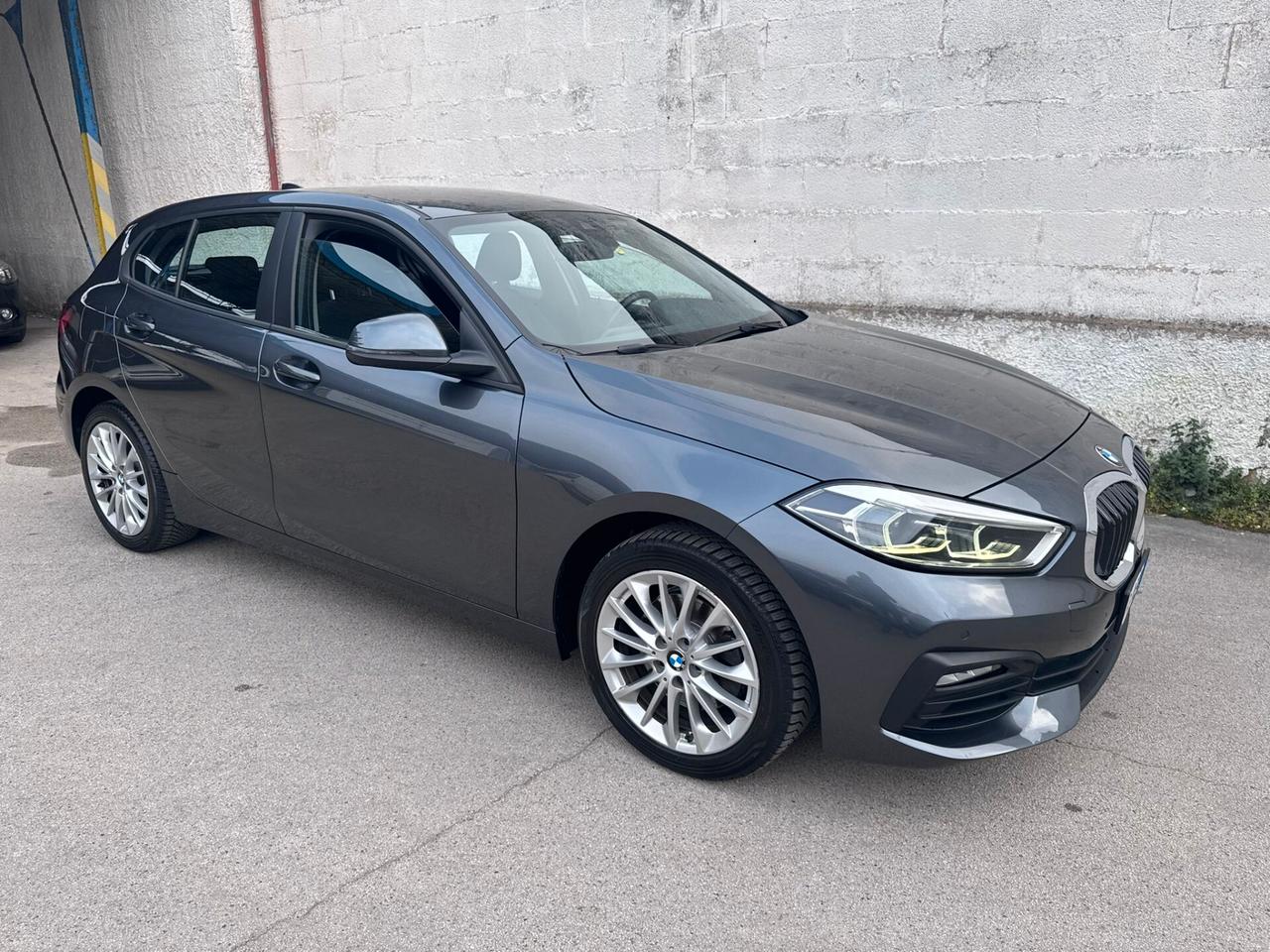 Bmw 116 116d 5p. Business Advantage