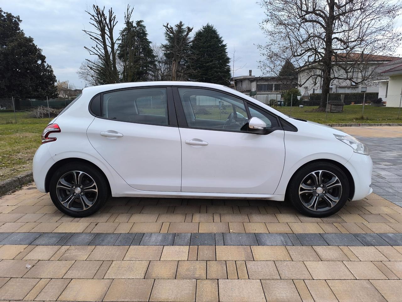 Peugeot 208 1.4 VTi 95 CV 5p. GPL Allure neopatentati