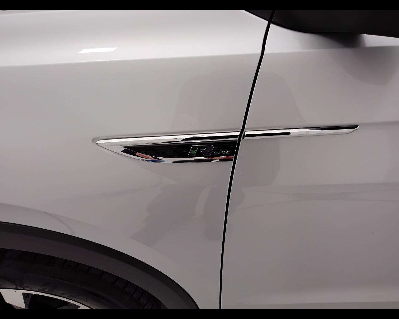 VOLKSWAGEN T-Cross 2019 - T-Cross 1.0 tsi R-LINE 110cv
