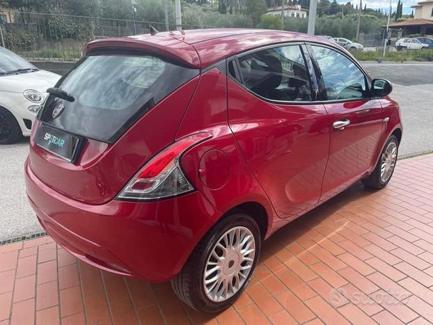 Lancia Ypsilon 1.2 69 CV 5 porte Silver