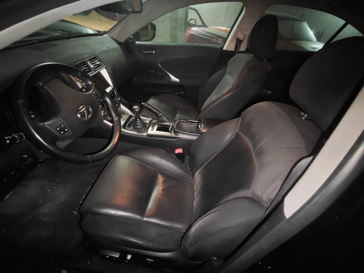 Lexus 220D 2.2 177CV