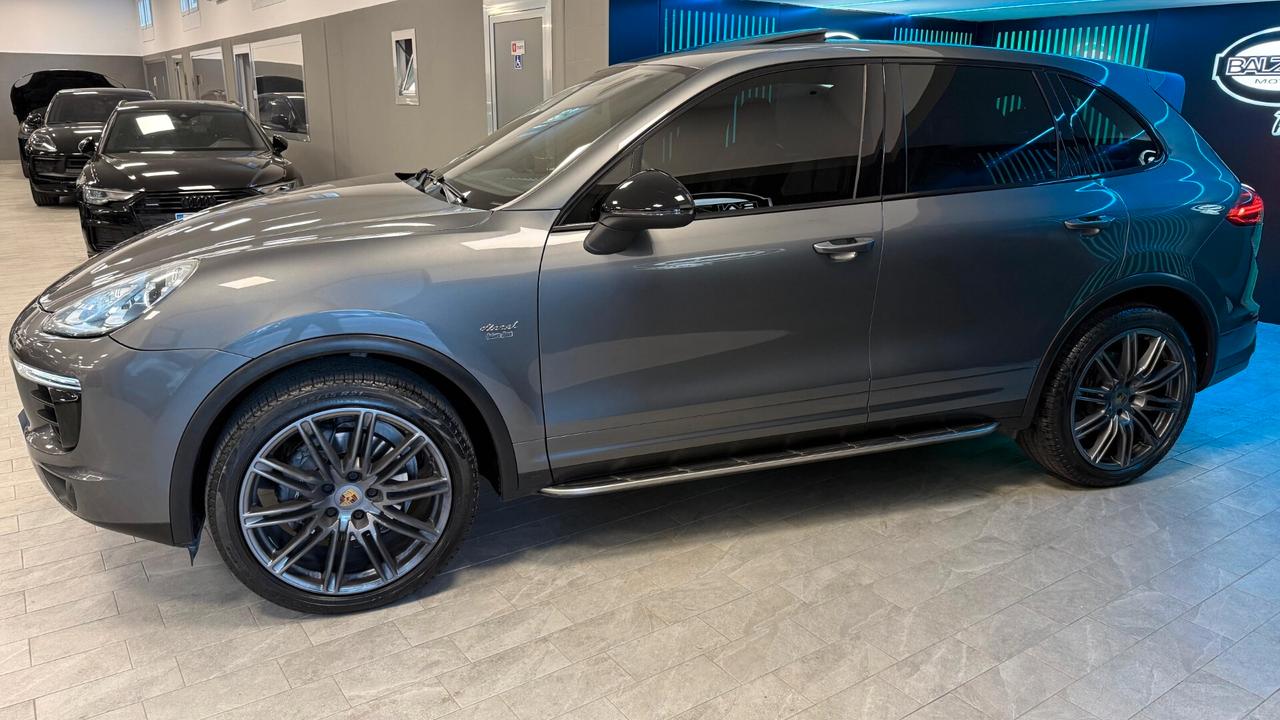 PORSCHE CAYENNE 3.0 DIESEL PLATINUM EDITION 2015