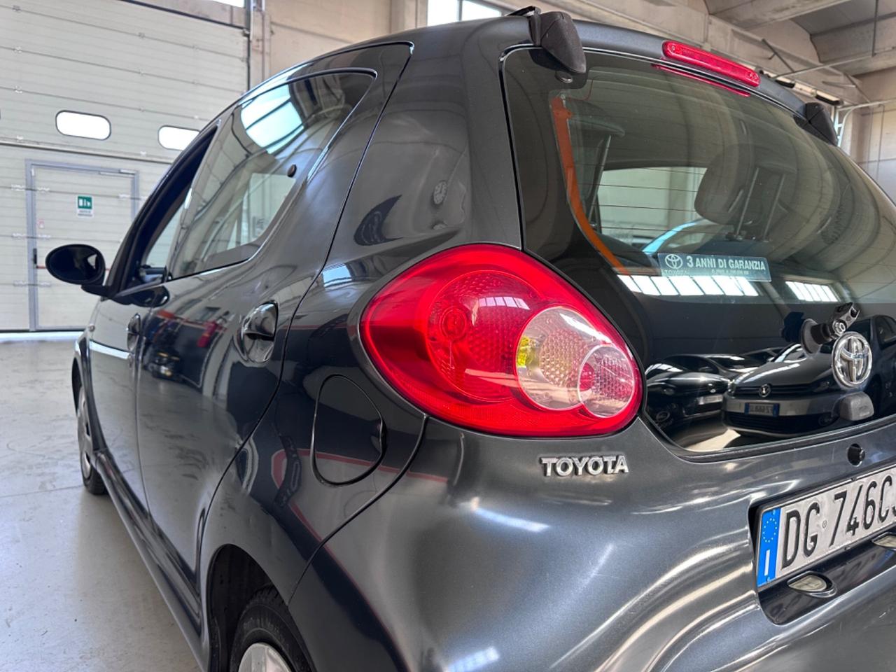 Toyota Aygo 1.0 12V VVT-i 5 porte Sol