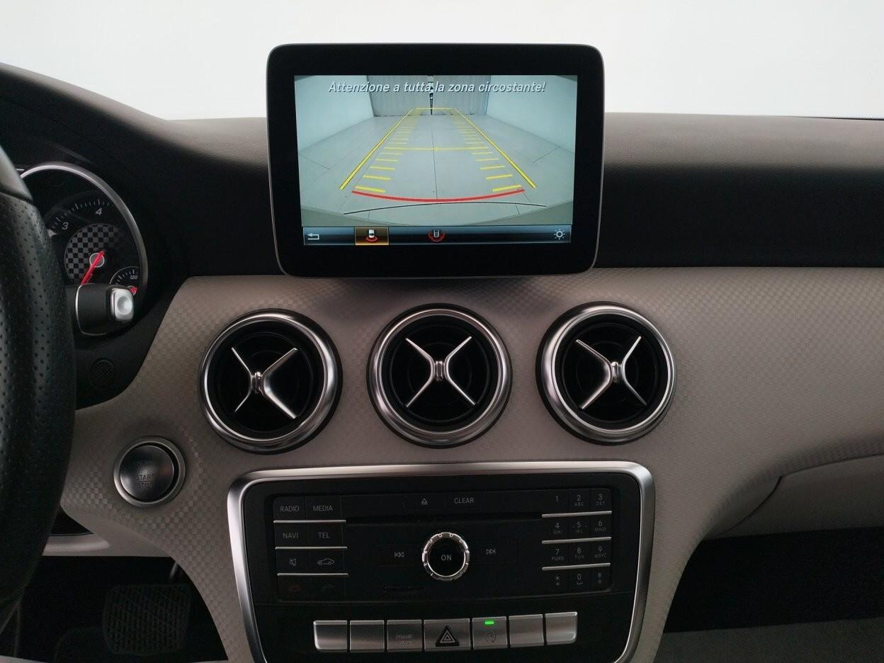 Mercedes-Benz A 200d Premium auto