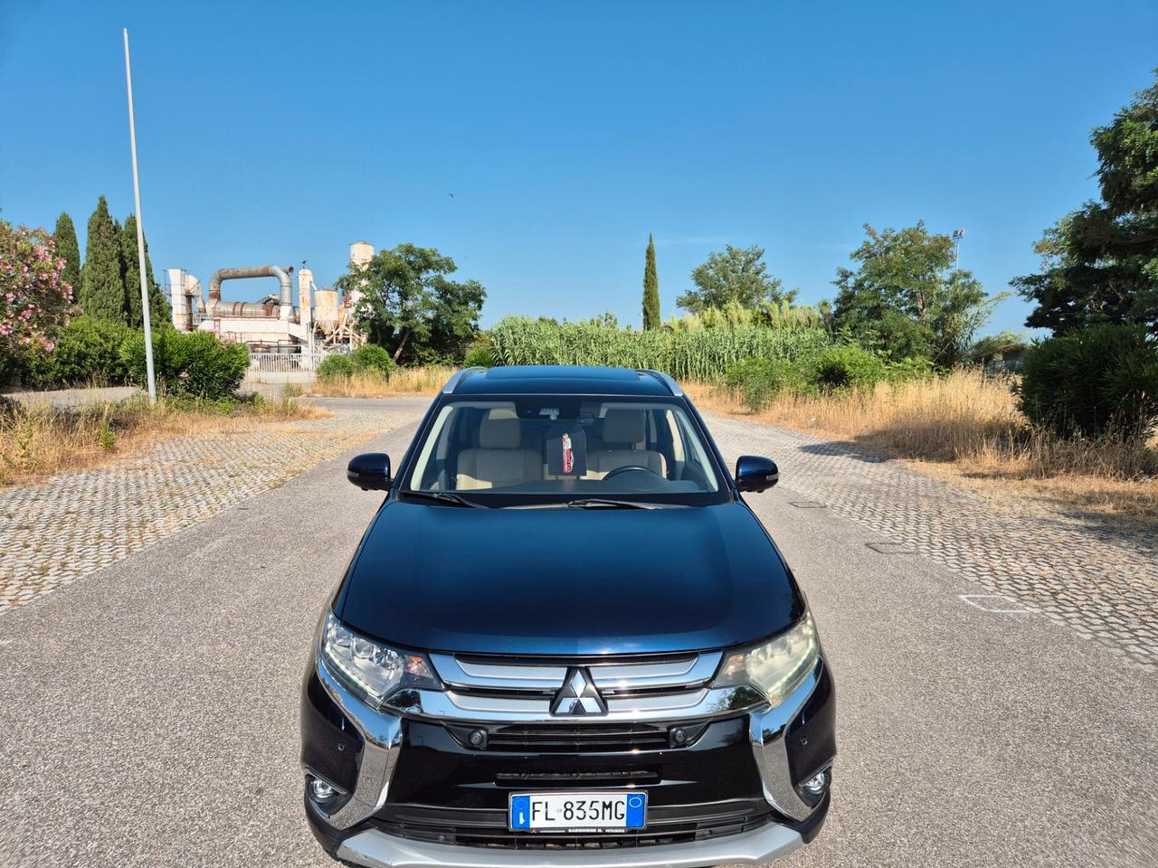 Mitsubishi Outlander 2.2 DI-D 4WD Instyle Plus SDA 7 posti