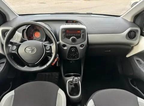 Toyota Aygo 1.0cc 68CV 5 porte - UNICO PROPRIETARIO -