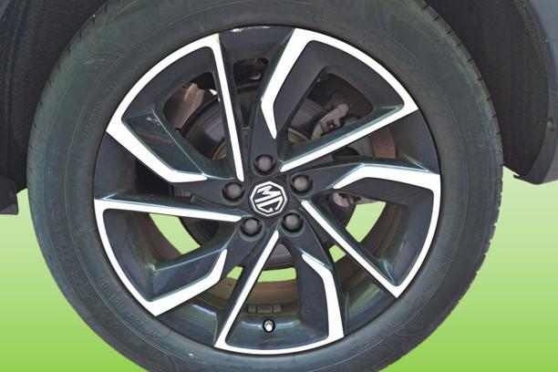 MG ZS - 1.0T 6MT LUXURY