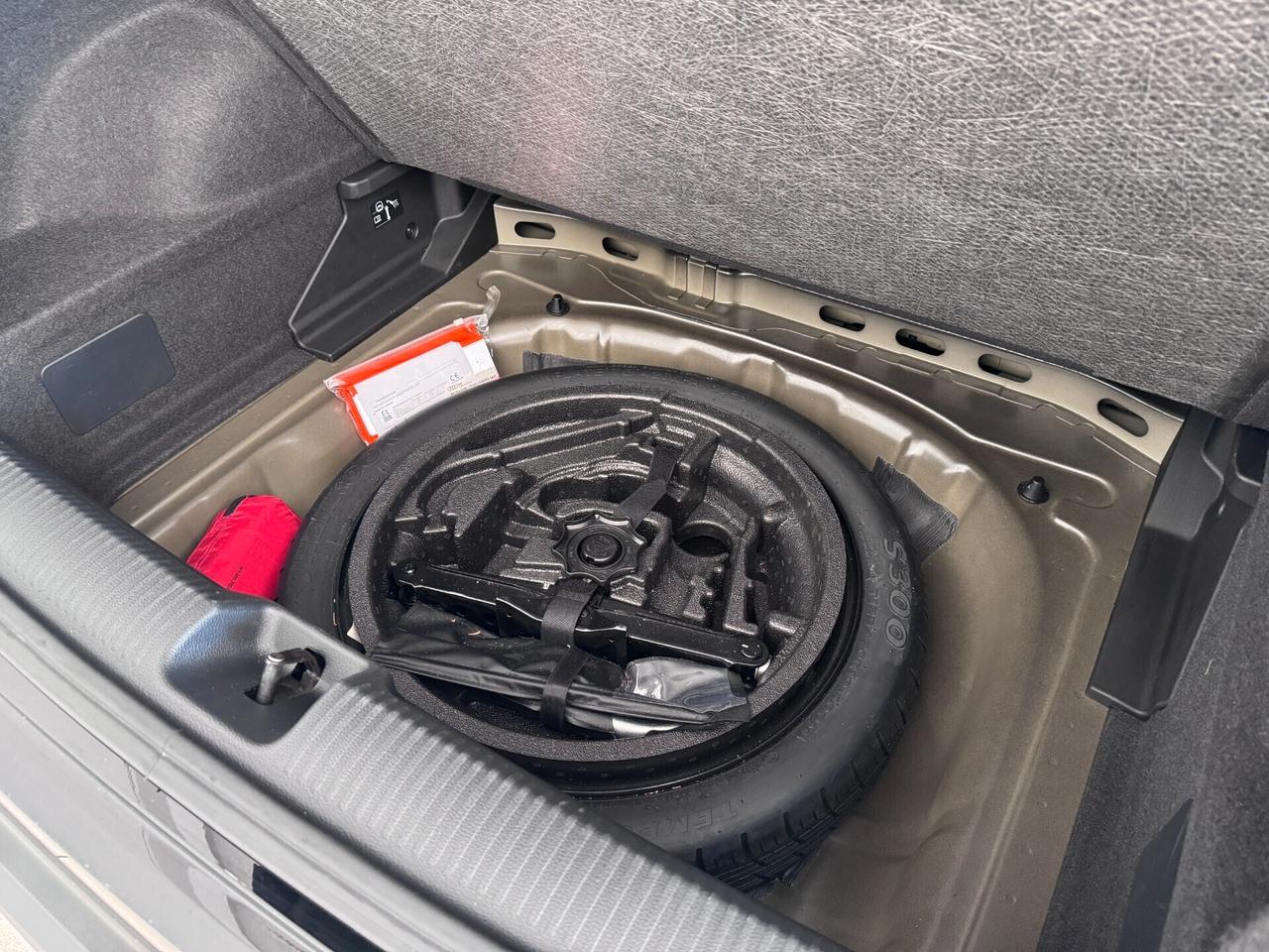 Audi Q2 1.0 TFSI - BENZINA 110cv - GOMME NUOVE !!