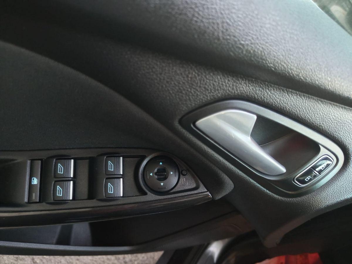 FORD Focus 1.5 TDCi 120CV SW Titanium 12/2014