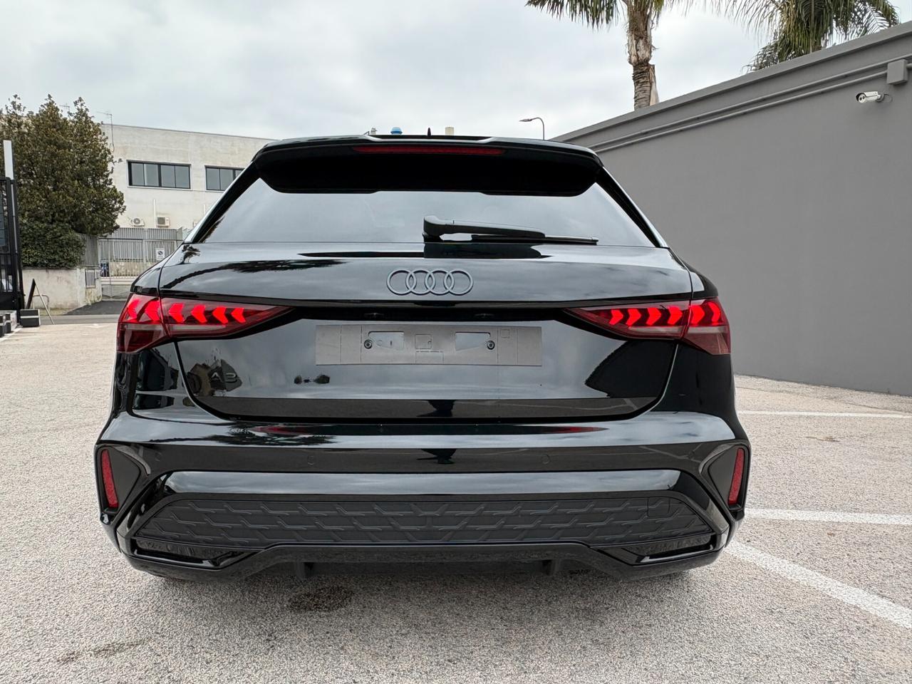 NEW Audi A3 SPORTBACK IDENTITY BLACK TDI 110 kW S tronic line edition TETTO APRIBILE