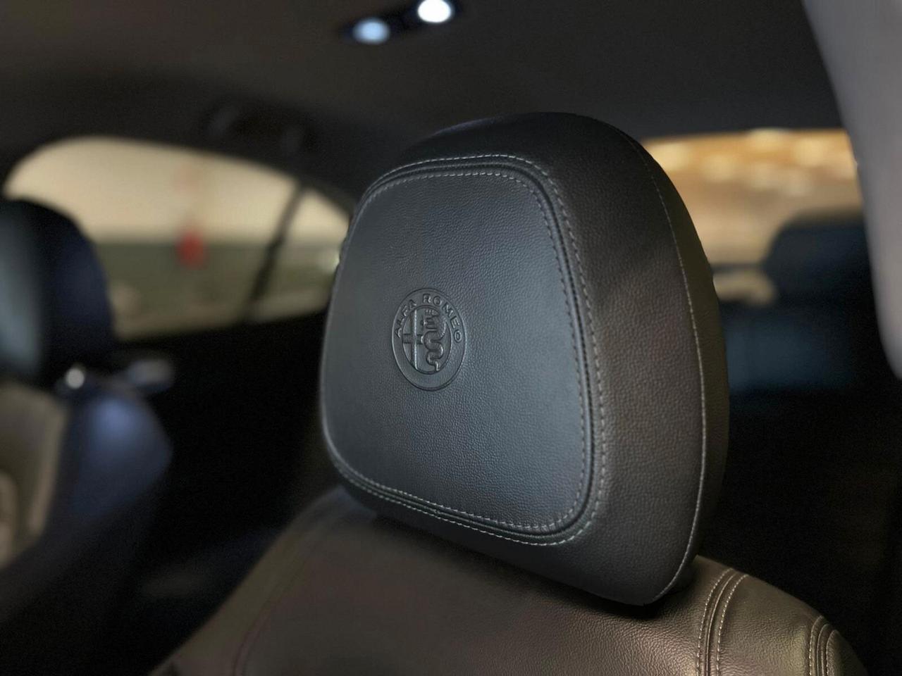 Alfa Romeo Giulia 2.2 Turbodiesel 210 CV AT8 AWD Q4 Veloce