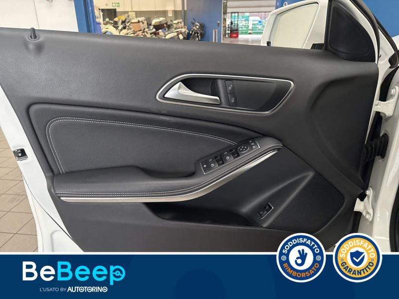 Mercedes-Benz GLA 200 D SPORT 4MATIC AUTO