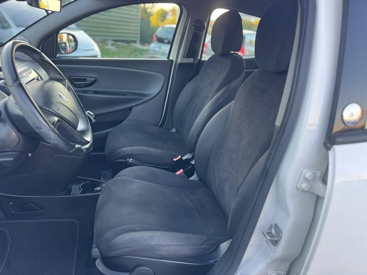 Lancia Ypsilon 0.9 TwinAir 85 CV 5 porte Metano Ecochic Gold