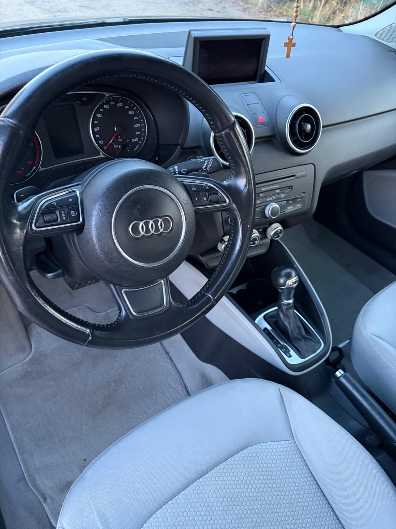 Audi A1 1.6 TDI S tronic line edition plus