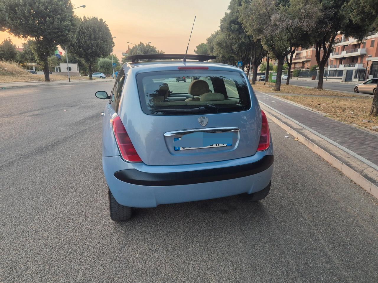 Lancia Ypsilon 1.3 MJT 69 CV Platino tetto apribileeeee