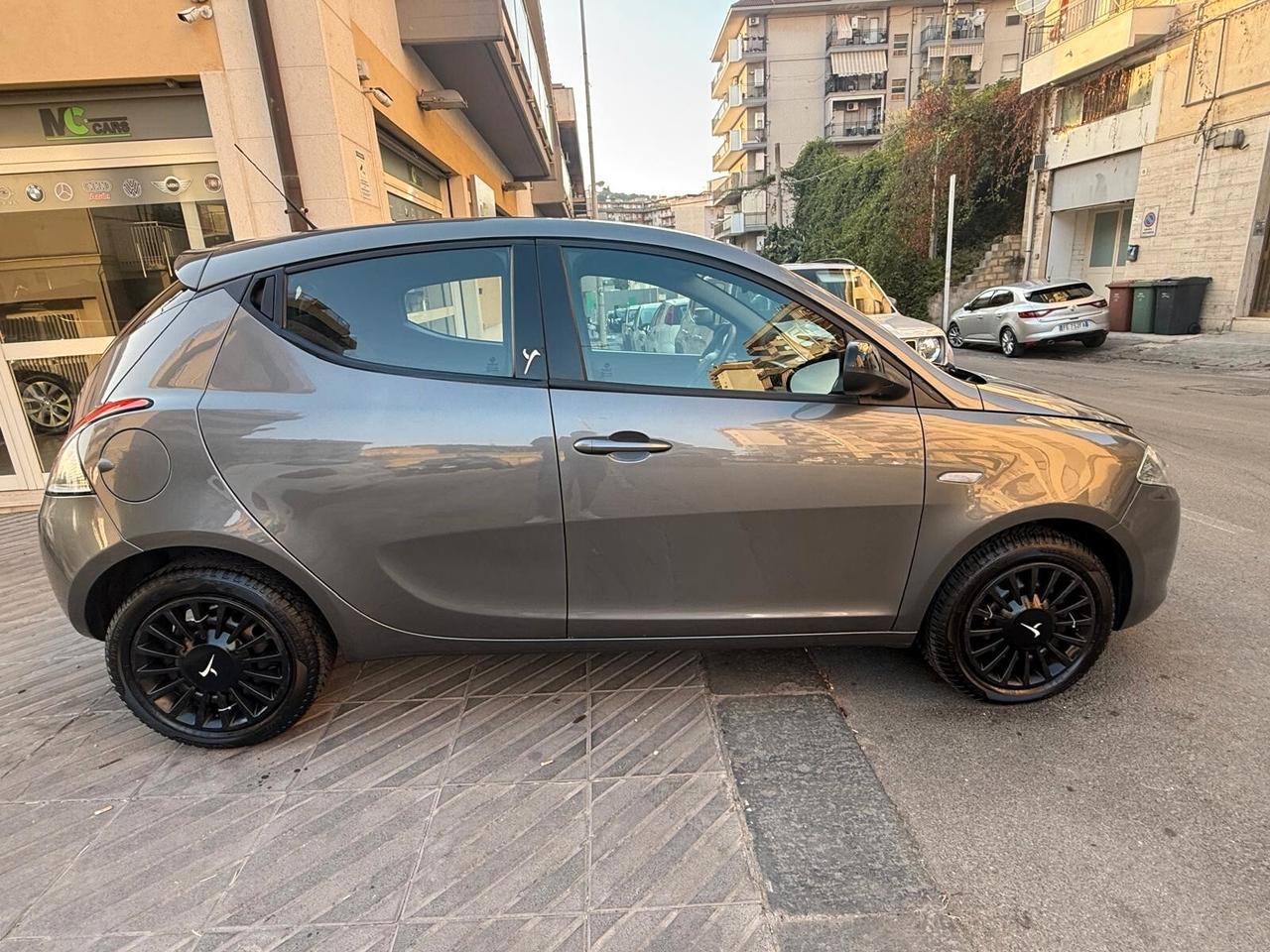 Lancia Ypsilon 1.2 69 CV 5 porte Elle