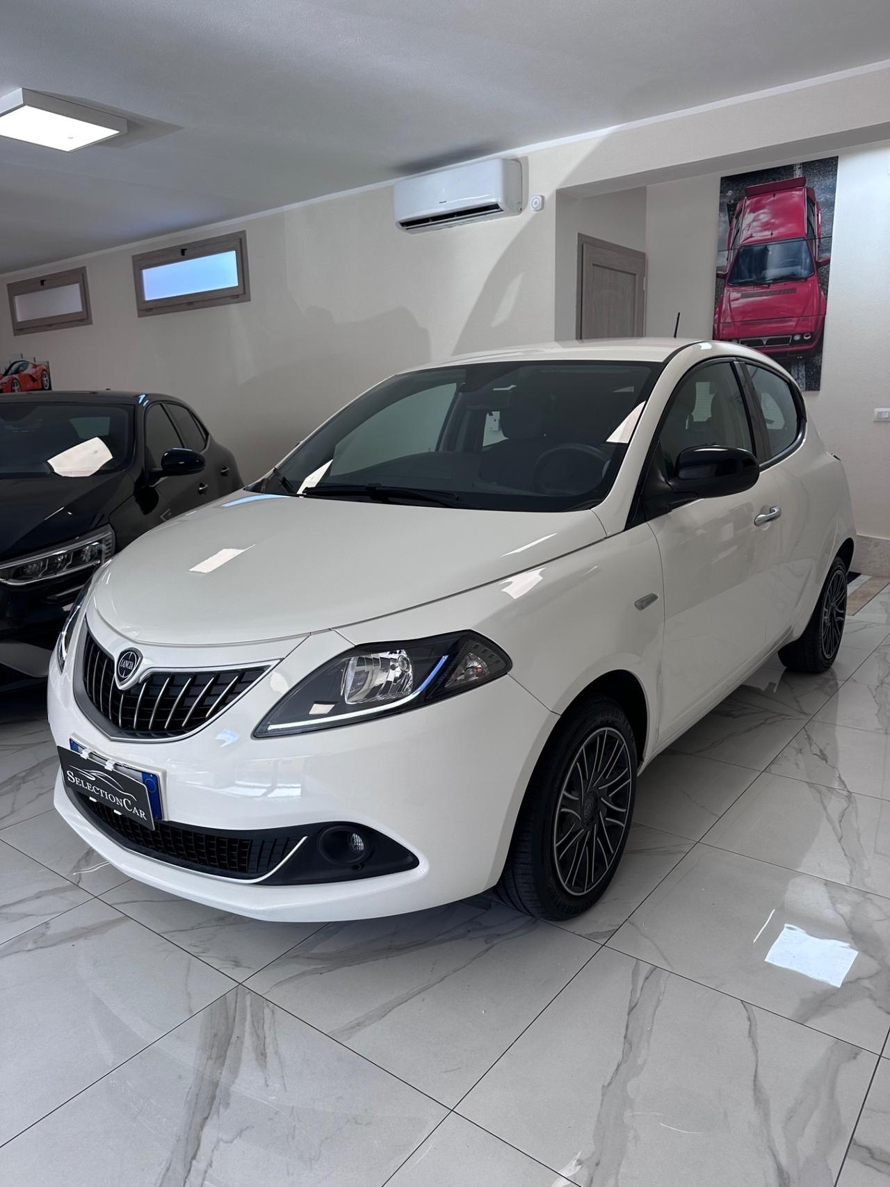 Lancia Ypsilon 1.0 FireFly 5 porte S&S Hybrid Gold