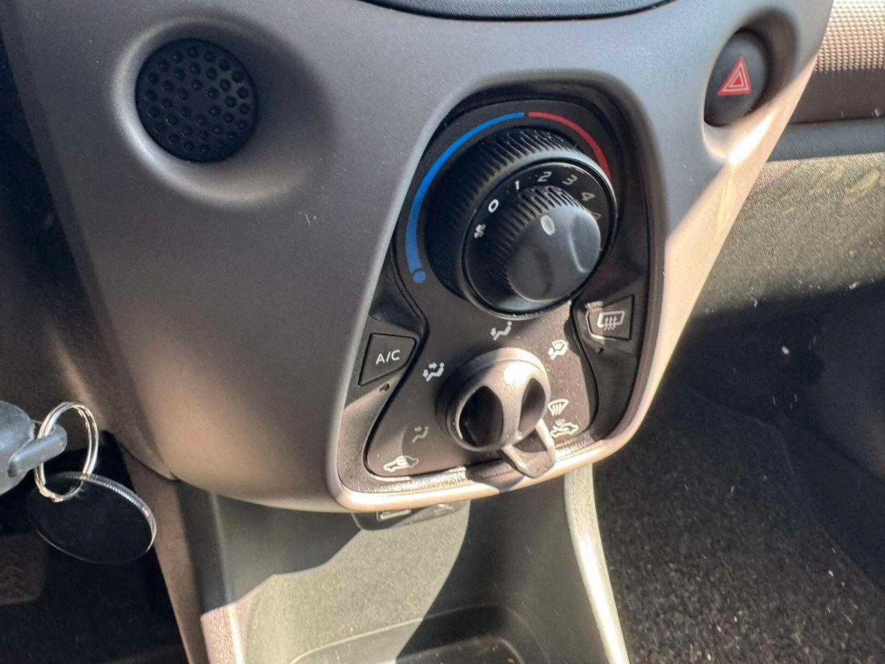 Peugeot 108 1.0 5P-2022