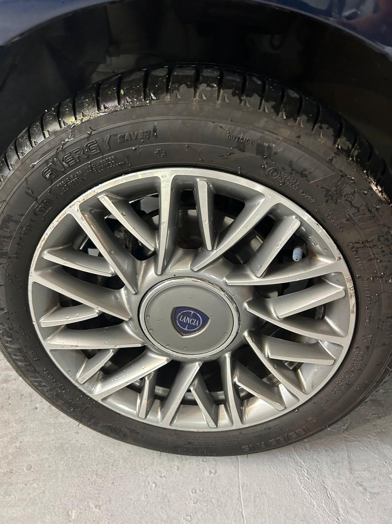 Lancia Ypsilon 1.2 69 CV 5 porte Gold