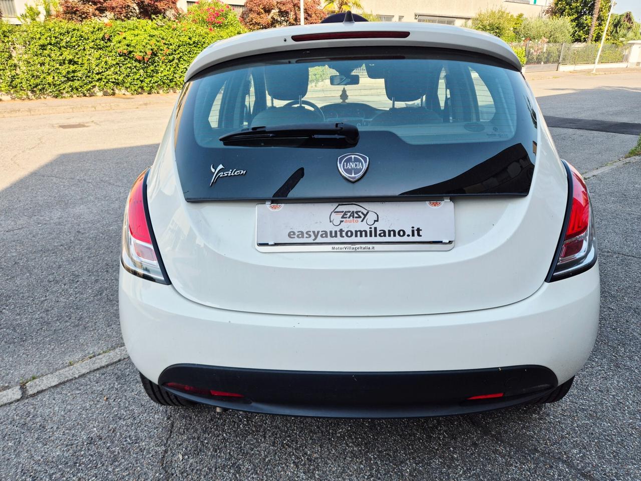 Lancia Ypsilon 1.2 69 CV 5 porte SILVER