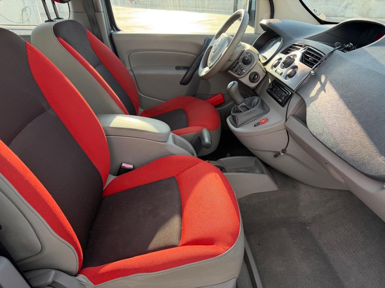 Renault Kangoo 1.6 105CV Be Bop con gancio traino