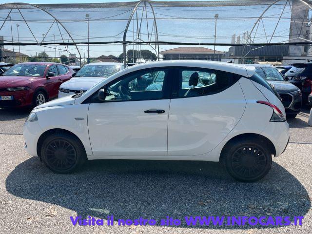 LANCIA Ypsilon 1.0 FireFly 5p S&S Hybrid Ecochic Silver PROMO