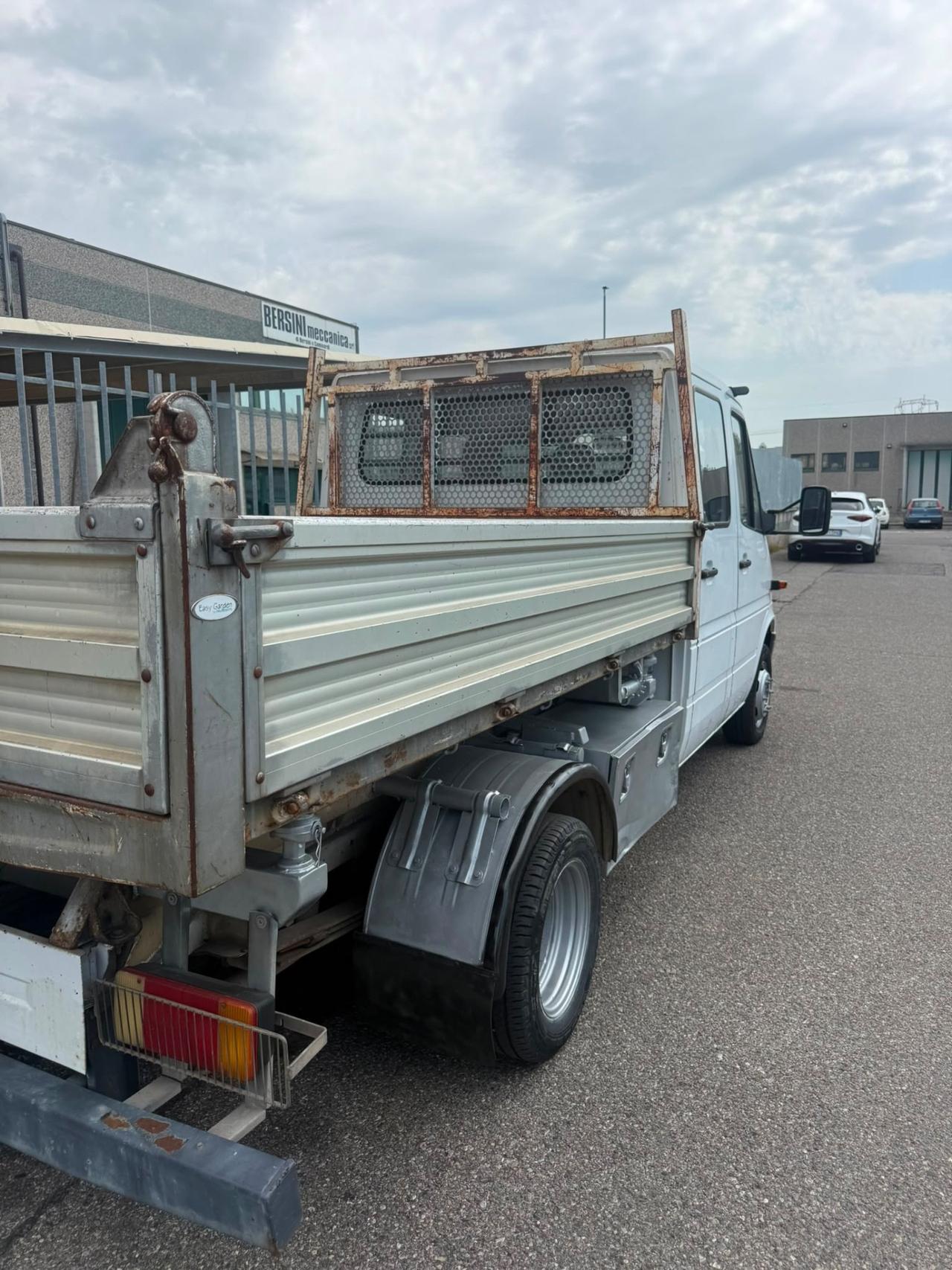 Mercedes Benz 412