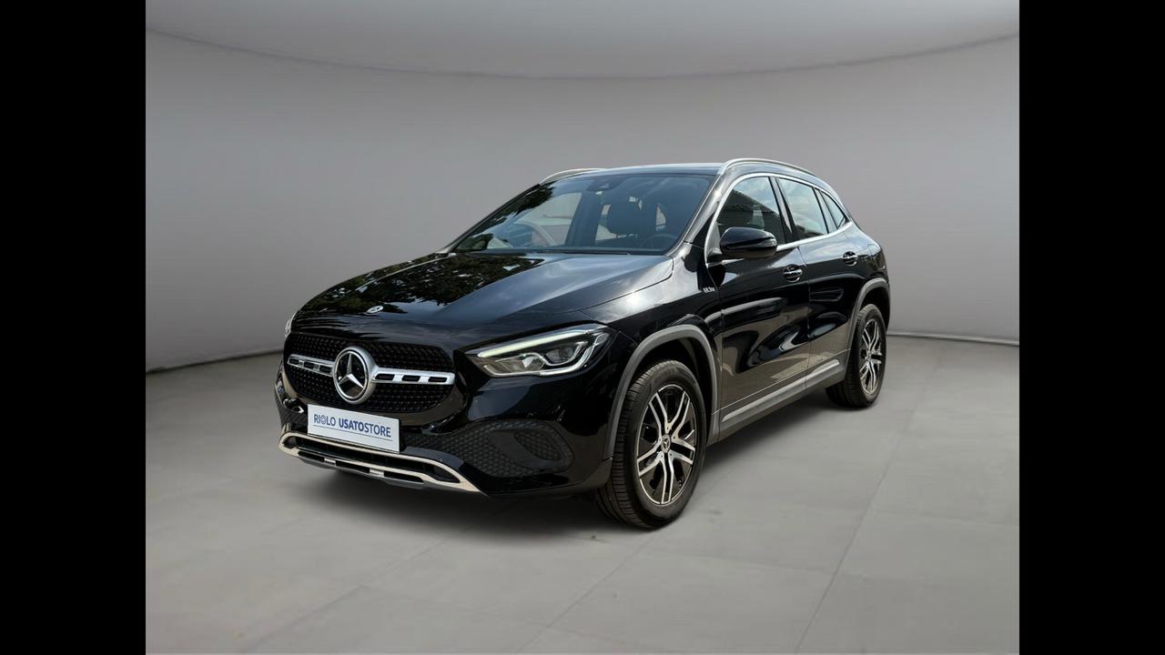 Mercedes-Benz GLA - H247 - GLA 180 d Premium auto