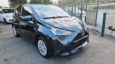 Toyota Aygo Connect 1.0 VVT-i 72 CV 5 porte x-play