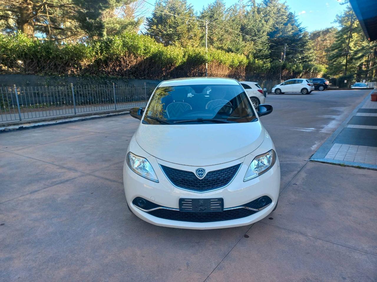 Lancia Ypsilon 1.2 Opening edition 69cv