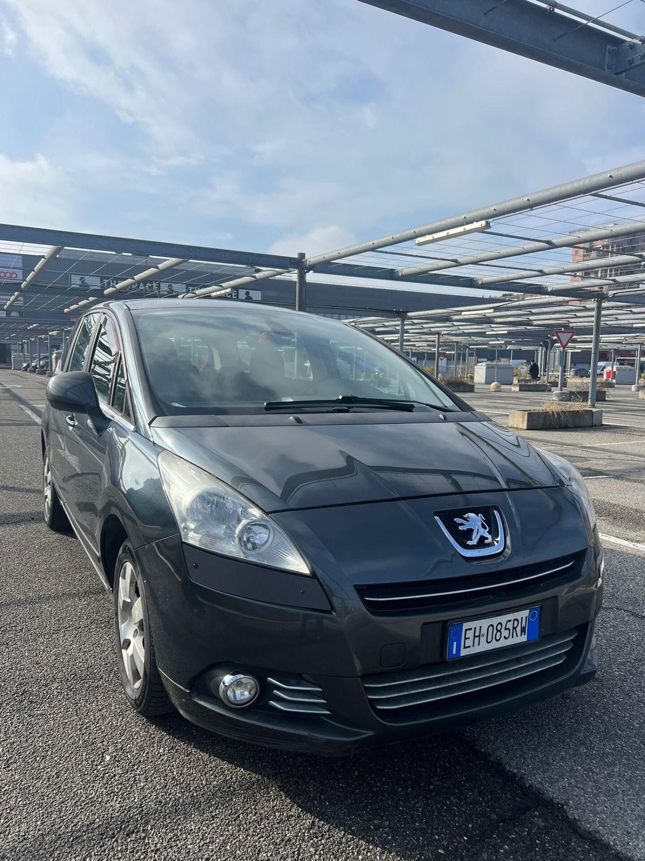 Peugeot 5008 2.0 HDi 150CV Business
