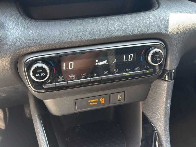 Toyota Yaris Hybrid Lounge MY21