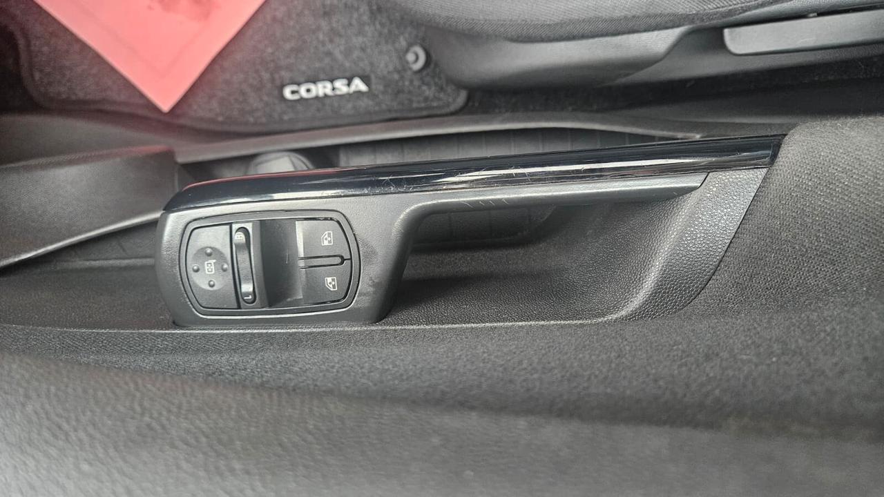Opel Corsa 1.3 95CV 5 porte