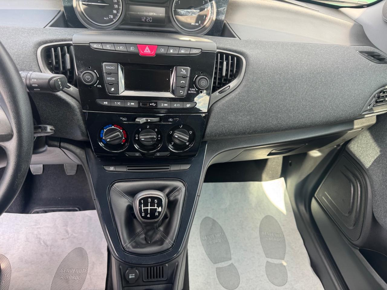 Lancia Ypsilon 1.2 69 CV 5 porte GPL Ecochic Monogram