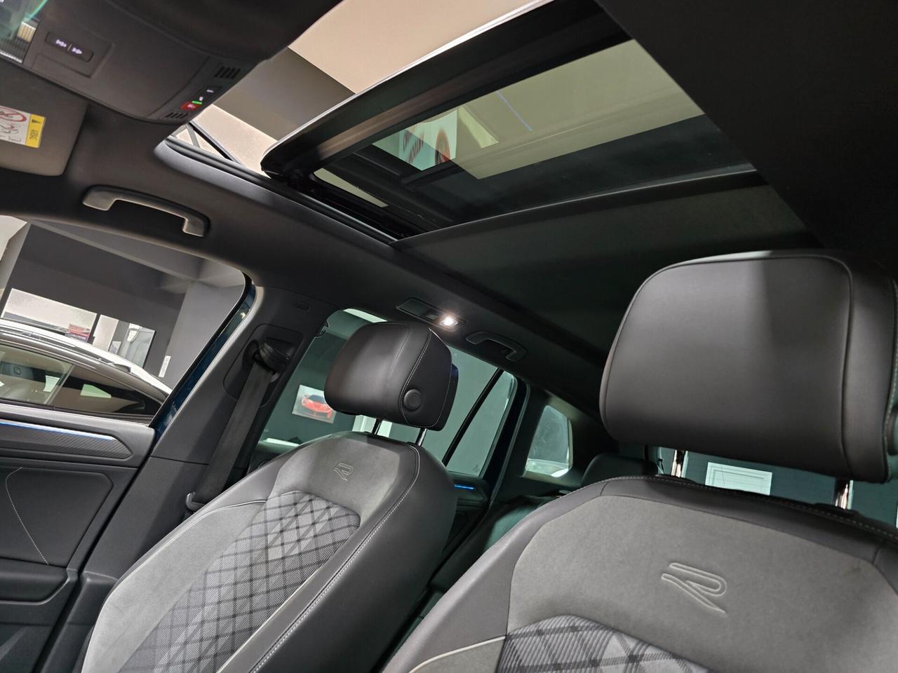 Volkswagen Tiguan 2.0 TDI 150 CV SCR DSG 4MOTION R-Line Tetto