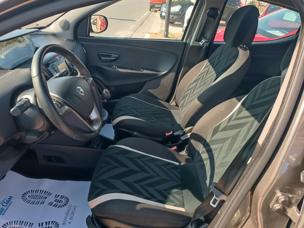 Lancia Ypsilon 1.2 69 CV 5 porte GPL Ecochic Platinum