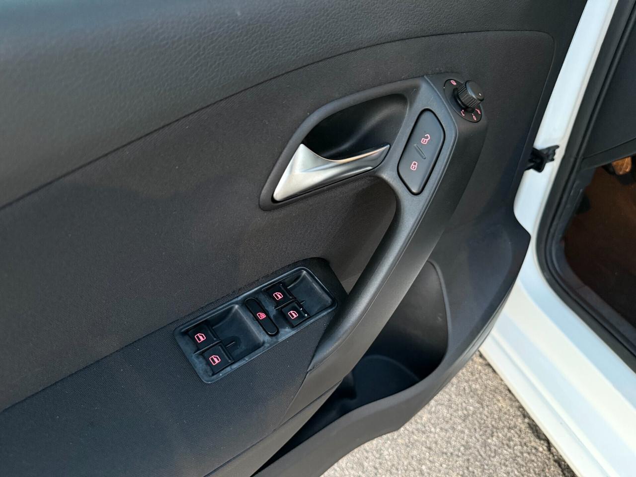 Volkswagen Polo/1.6 90 CV/CERCHI 16"/NEOPATENTATI