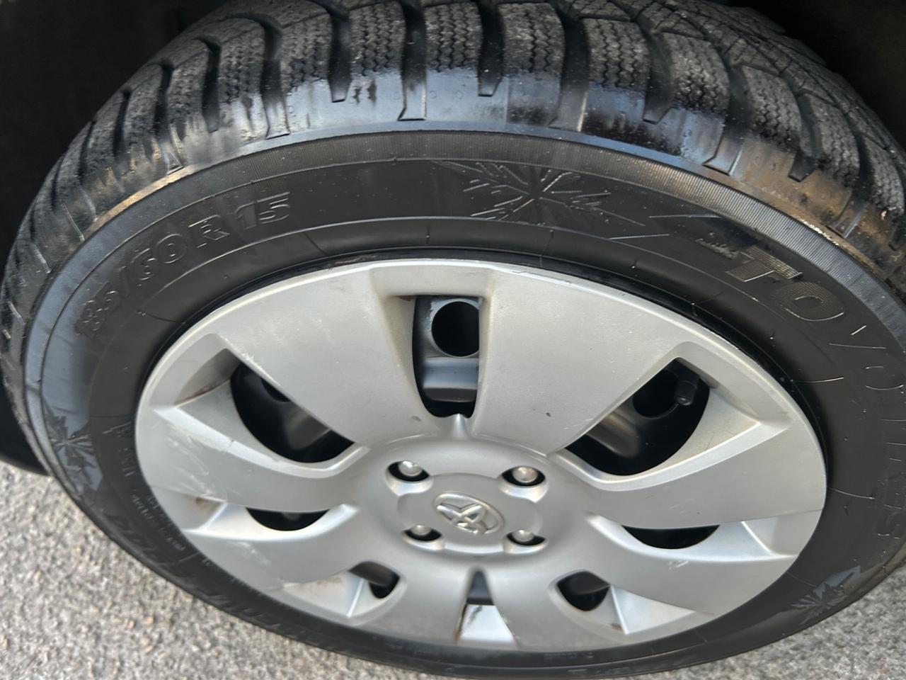 Toyota Yaris 1.0 5 porte Sol