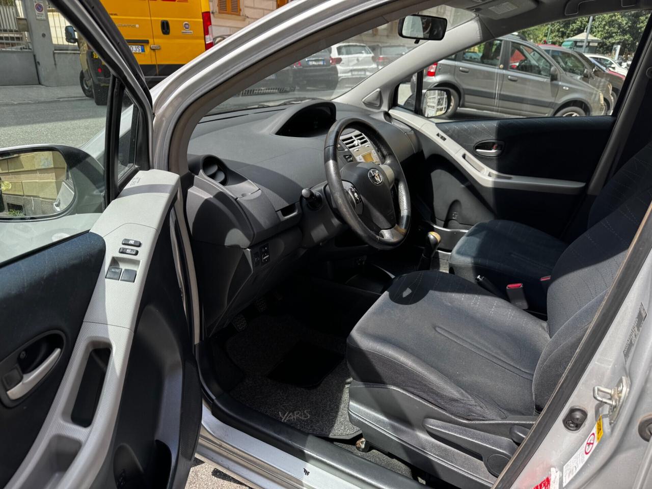 Toyota Yaris 1.3 5 porte Sol