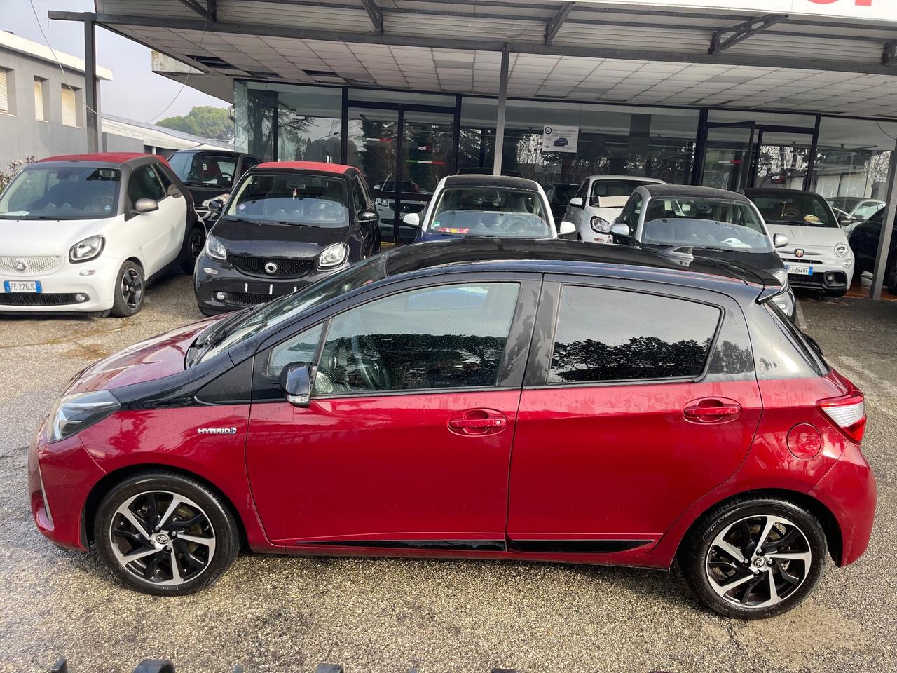 Toyota Yaris HYBRID AUTOMATICA