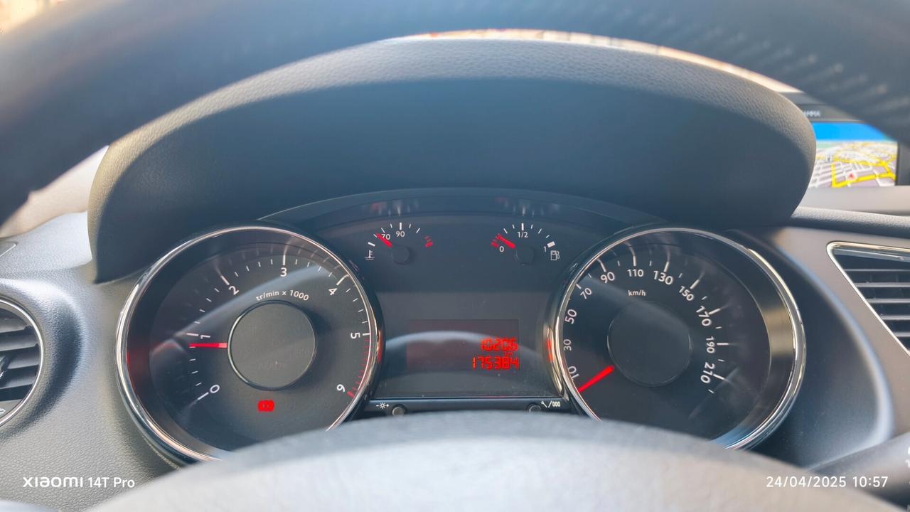 Peugeot 3008 1.6 HDi 115CV/Navi/Active 2015
